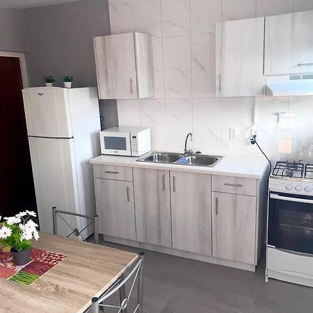 Cozy 1-Bedroom Apartment Close To City Center Вилемстад Екстериор снимка